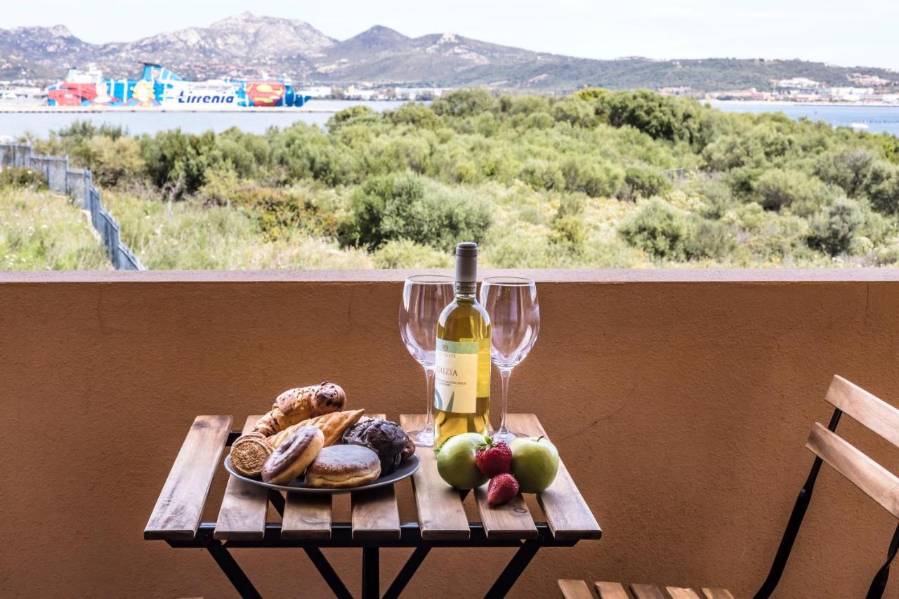 Homey Experience - Navy Sea View Apartments Olbia Exterior foto